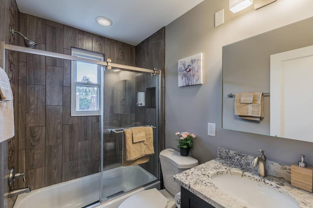 Beautiful 3Br 2Ba House With Cozy Backyard By Cozysuites Alexandria Bagian luar foto